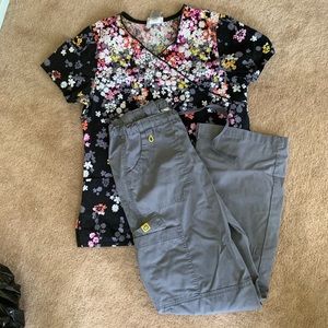 Small top Medium bottom Wonderwink